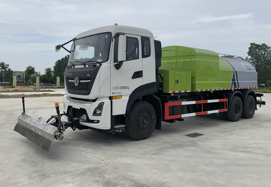 天龍帶噴架清洗車(chē)