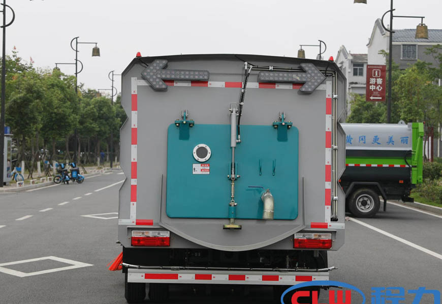 東風D6洗掃車  水3方塵2.5方