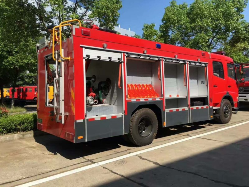 東風(fēng)天錦7噸水罐消防車(chē)