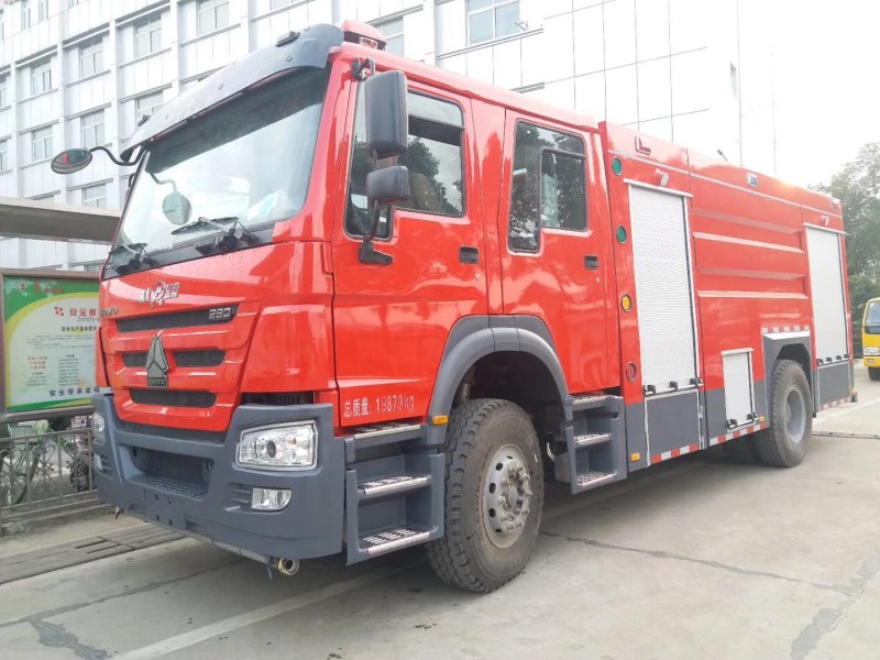 重汽T5G-5噸水罐消防車(chē)