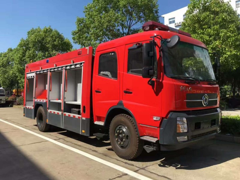 東風(fēng)天錦7噸水罐消防車(chē)