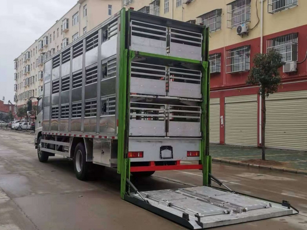 東風(fēng)天錦單橋6.8米全鋁合金豬苗運(yùn)輸車