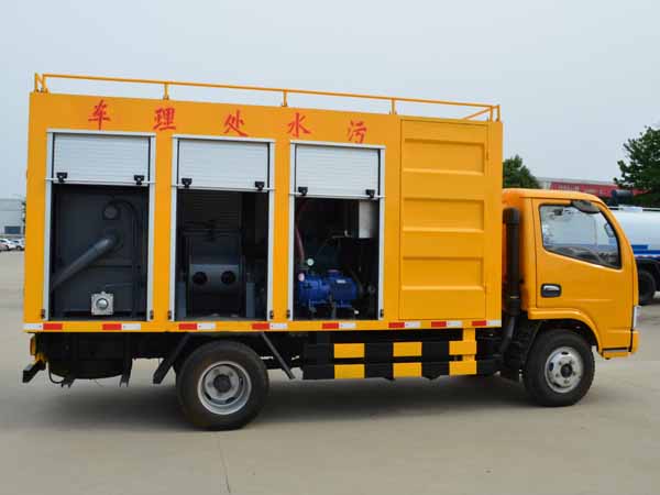 東風(fēng)小多利卡污水處理車(chē)