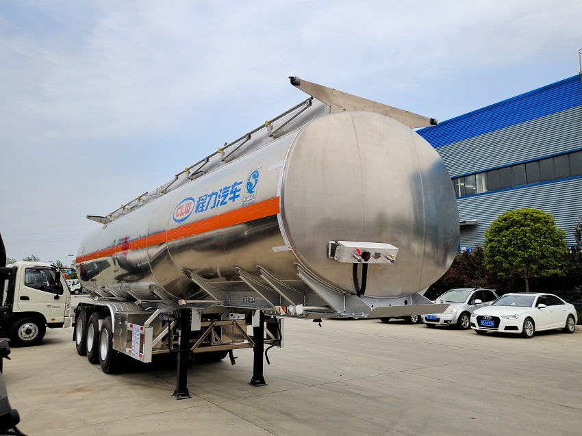 	
35噸鋁合金半掛油罐車(chē)圖片