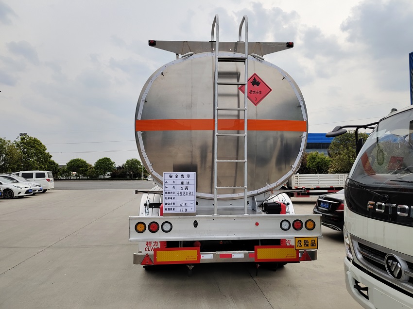 35噸鋁合金半掛油罐車(chē)圖片